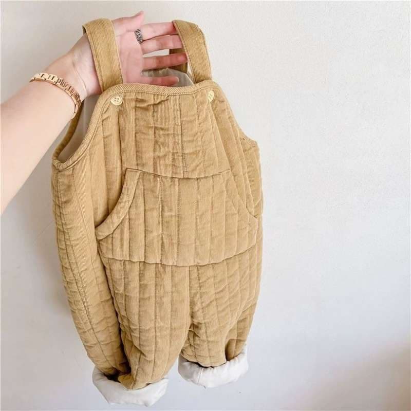 Peto de pana acolchado para bebé invierno