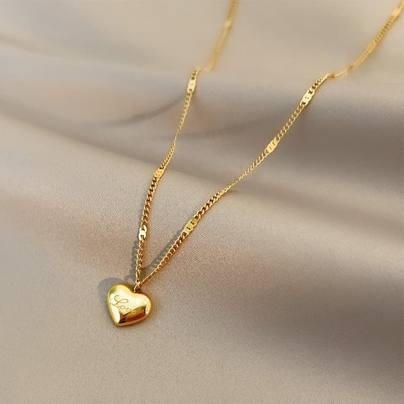 Collar de mujer colgante corazón de amor simple