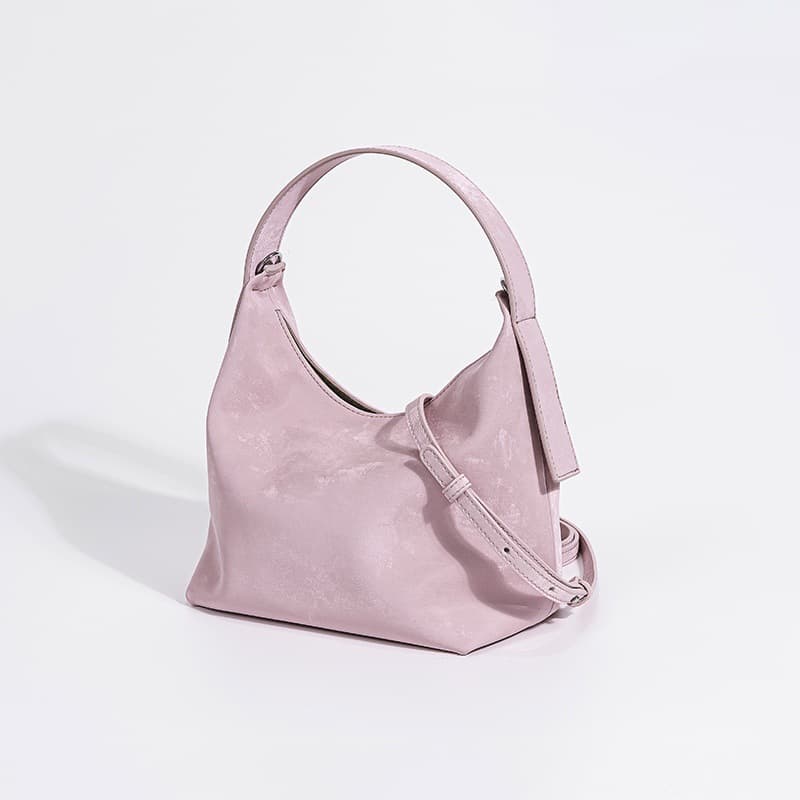 Bolsa de cuero genuino con acabado satinado