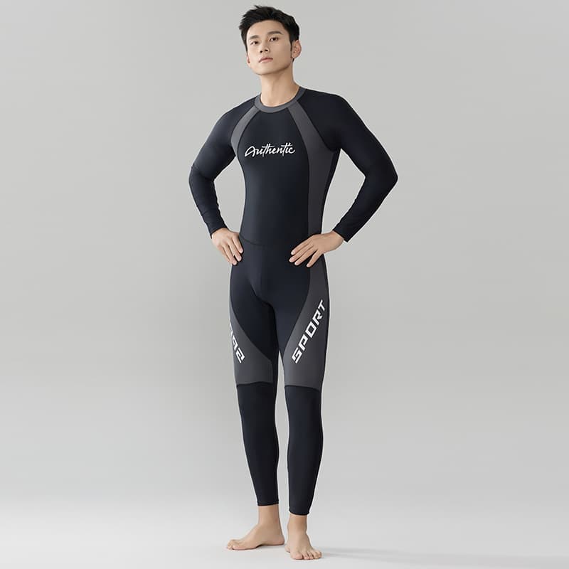 Traje de baño de una pieza con manga larga y protección solar