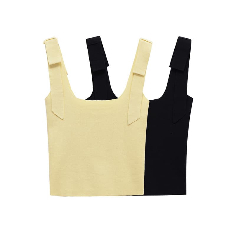 Blusa corta con lazo decorativo y tela elástica