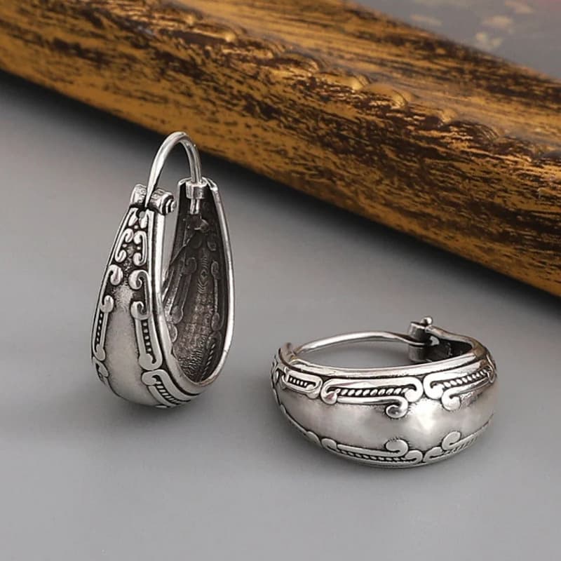 Aretes vintage con patrón grabado, estilo nacional