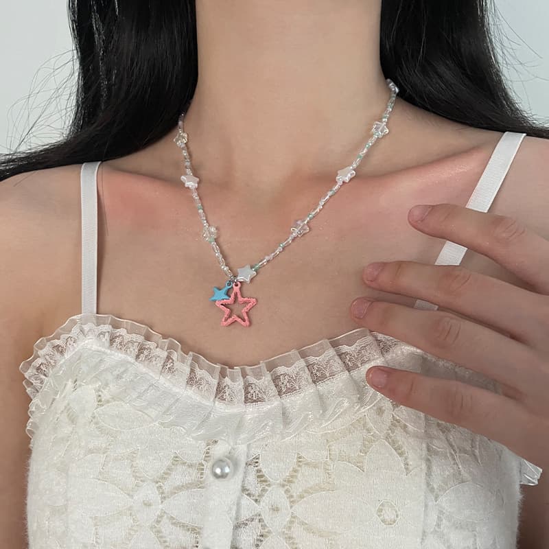 Collar con cuentas de estrella azul de cinco puntas
