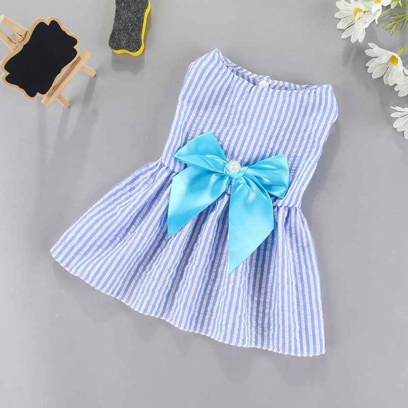 Falda elegante para mascotas con lazo decorativo