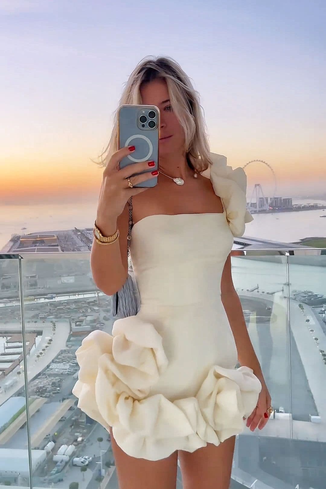 Vestido con cintura fruncida y volantes para mujer