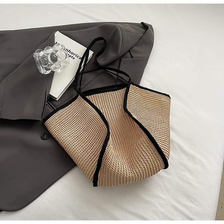 Bolsa tejida en paja con un asa, versátil