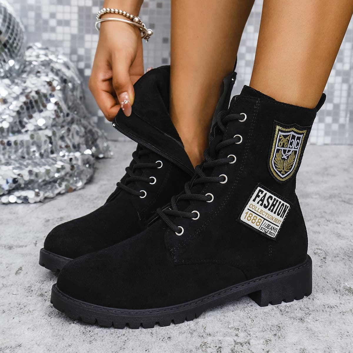 Botas con cordones y tacón grueso para mujer