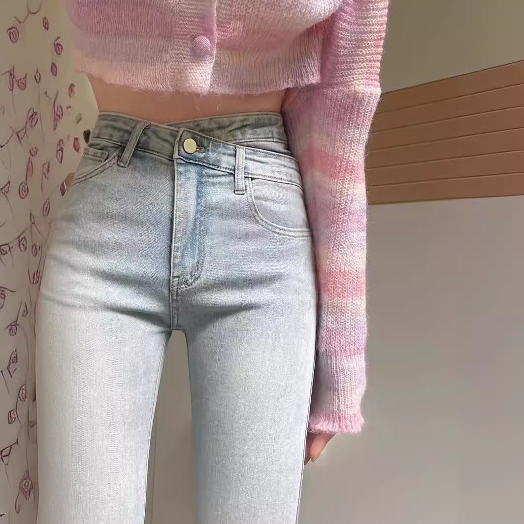Pantalón vaquero talla alta azul claro