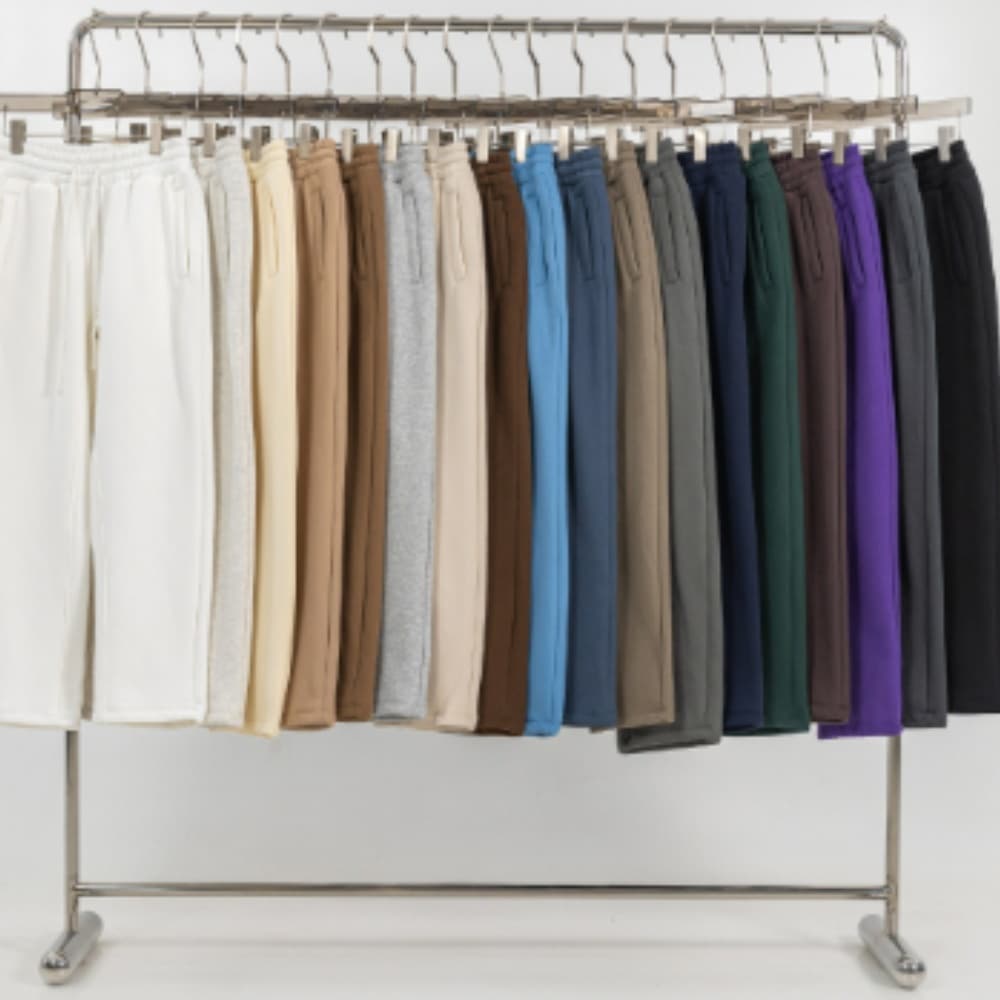 Pantalón deportivo suelto de color liso con felpa gruesa