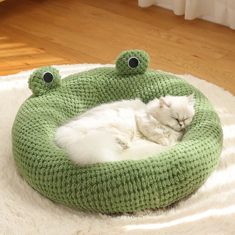 Cama para mascotas con diseño rana cálida y acogedora