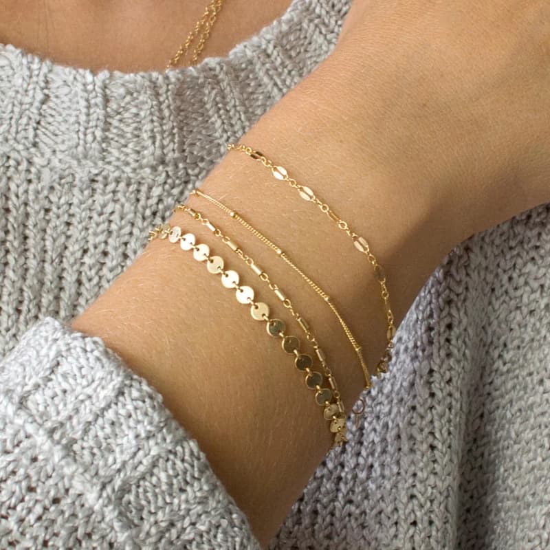 Conjunto de 4 pulseras chapadas estilo geométrico