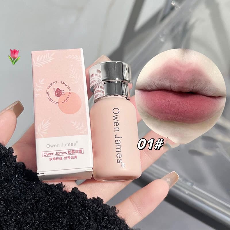 Laca labial mate con acabado aterciopelado