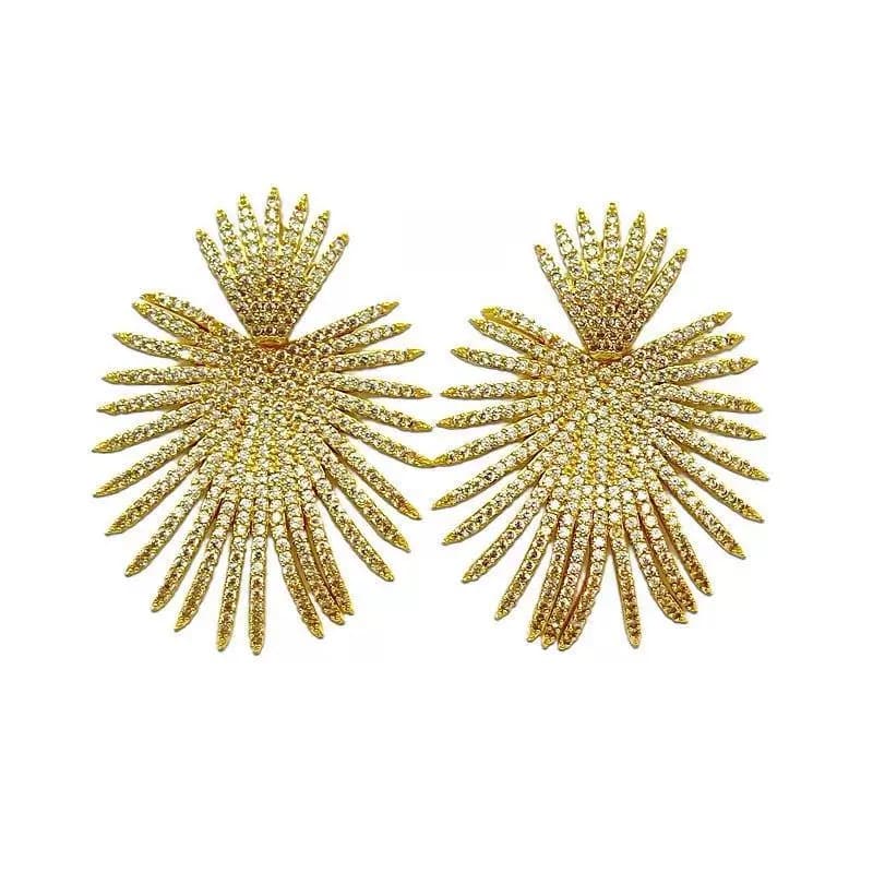 Aretes de abanico con circón pavé dorado tipo estallido