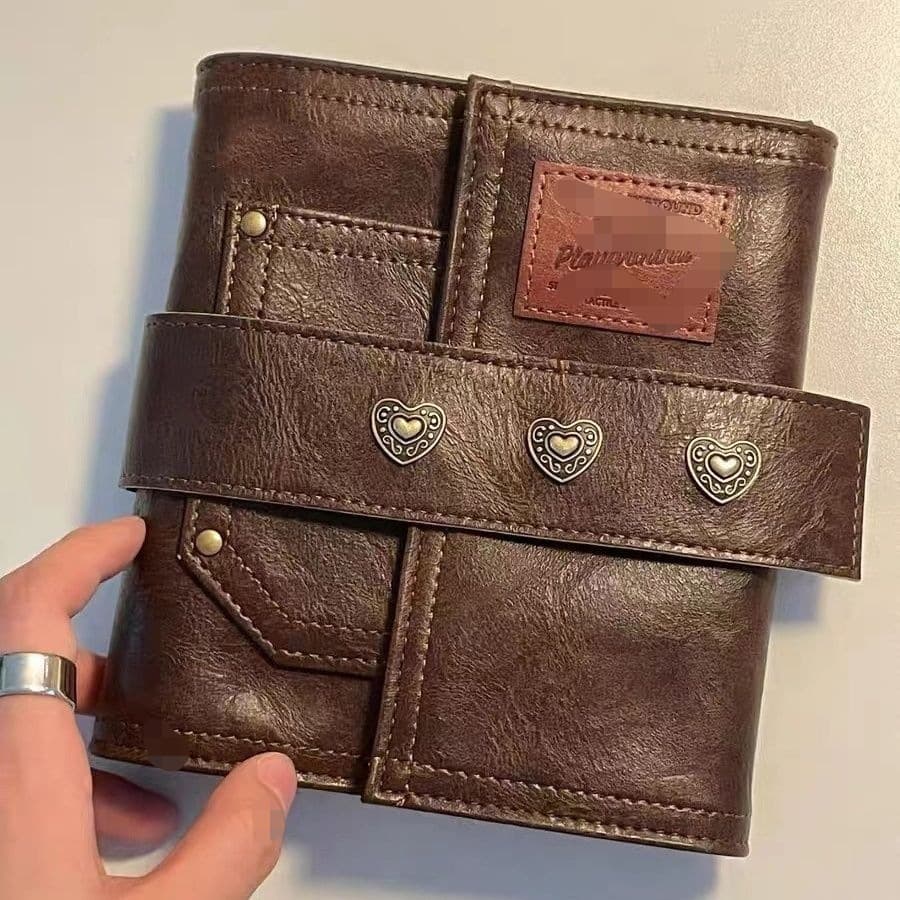 Libreta retro con hebilla, encuadernación suelta