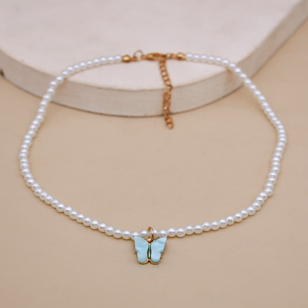 Collar gargantilla perla blanca con mariposa para bodas