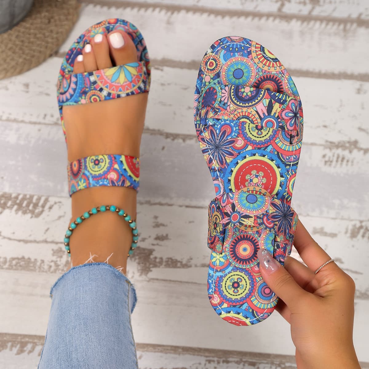 Pantuflas planas de tela con diseño étnico