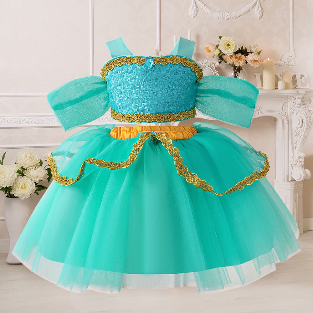Vestido elegante de niña con hombros descubiertos