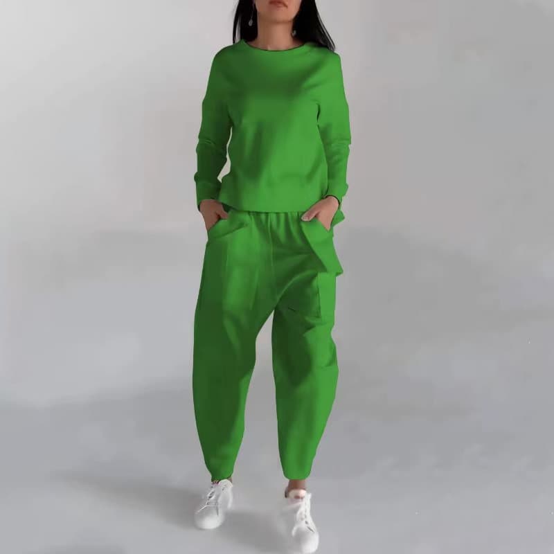 Conjunto de sudadera con corte en espalda y pantalón suelto