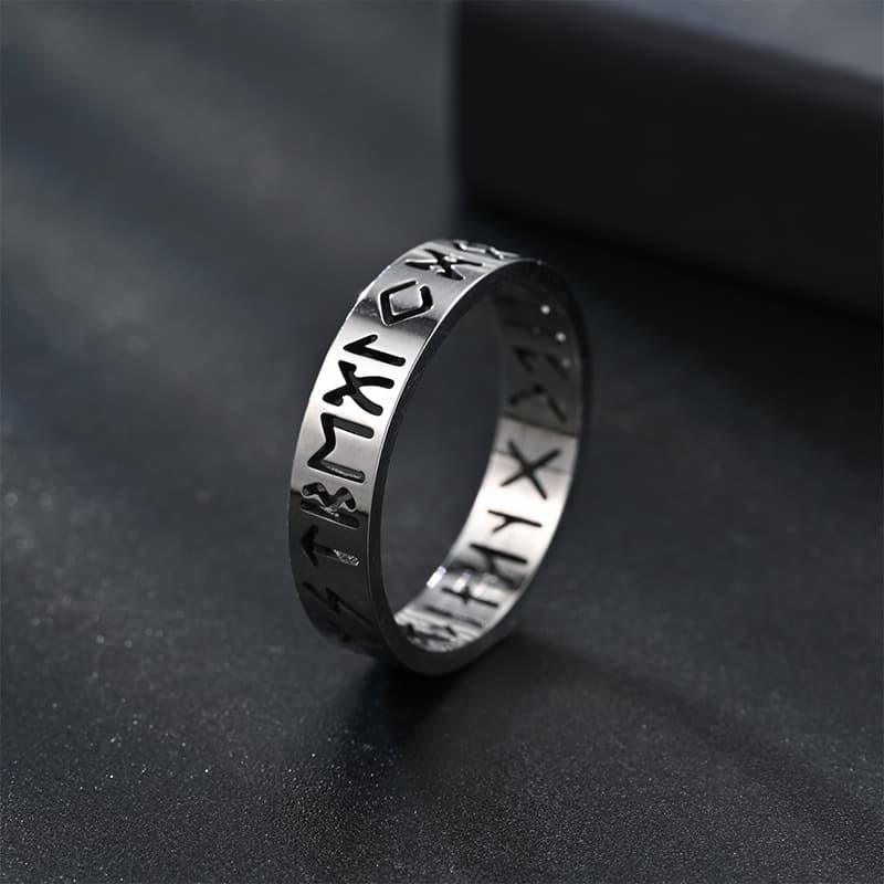 Anillo vikingo de acero inoxidable con texto
