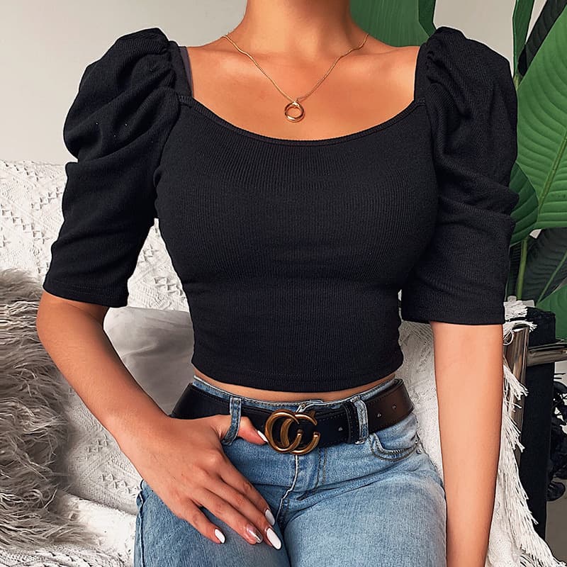 Blusa de cuello cuadrado con mangas abullonadas
