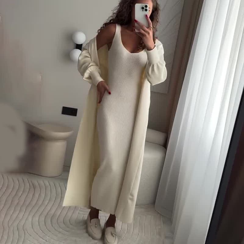 Conjunto de vestido largo y saco tejido cuello V