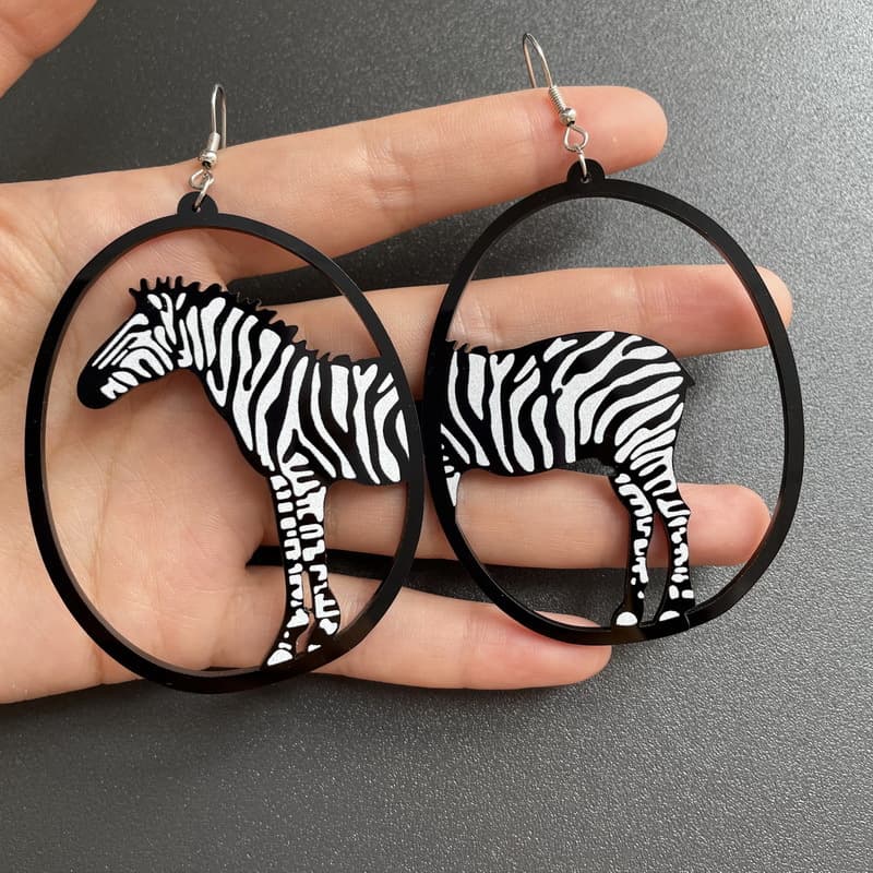 Aretes colgantes de acrílico con diseños de animales