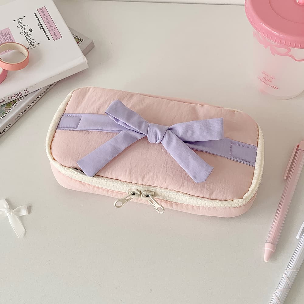 Estuche de tela suave con diseño minimalista