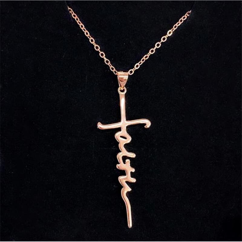Collar con cruz de Jesús, letras y fe