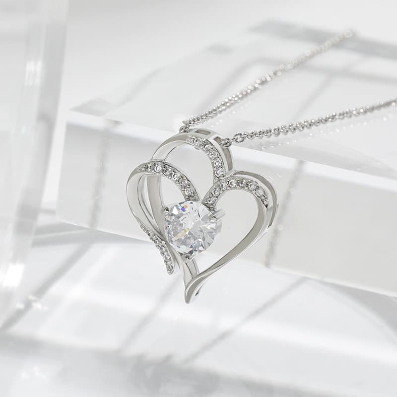 Collar doble corazón con circonia y estrás