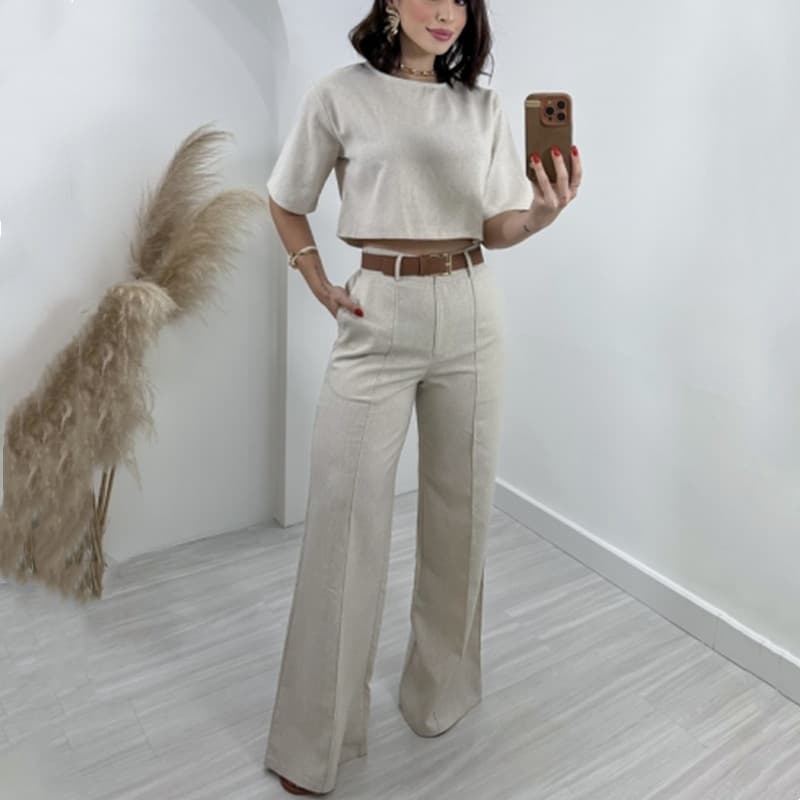 Conjunto de blusa corta y pantalones tipo linterna en algodón y lino