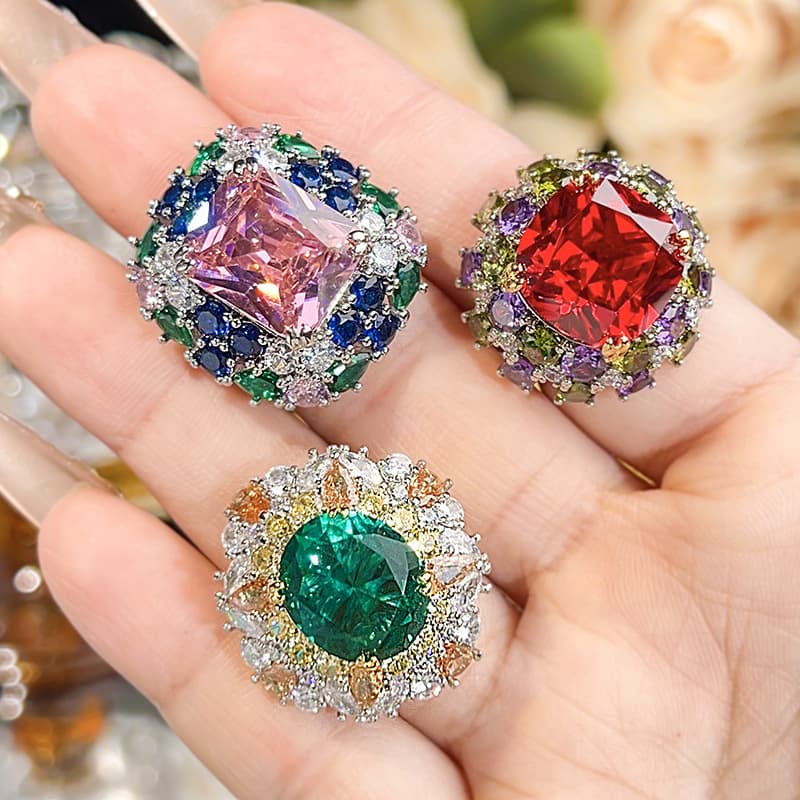 anillo de lujo esmeralda oval simulada con gemas