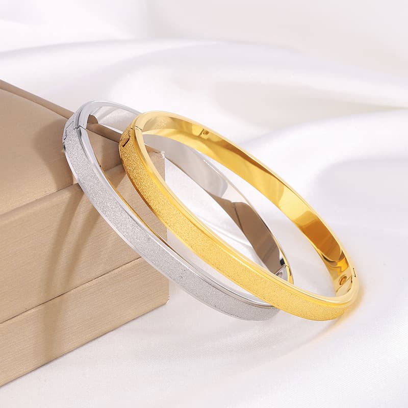 Pulsera acero titanio 18K efecto estrellado
