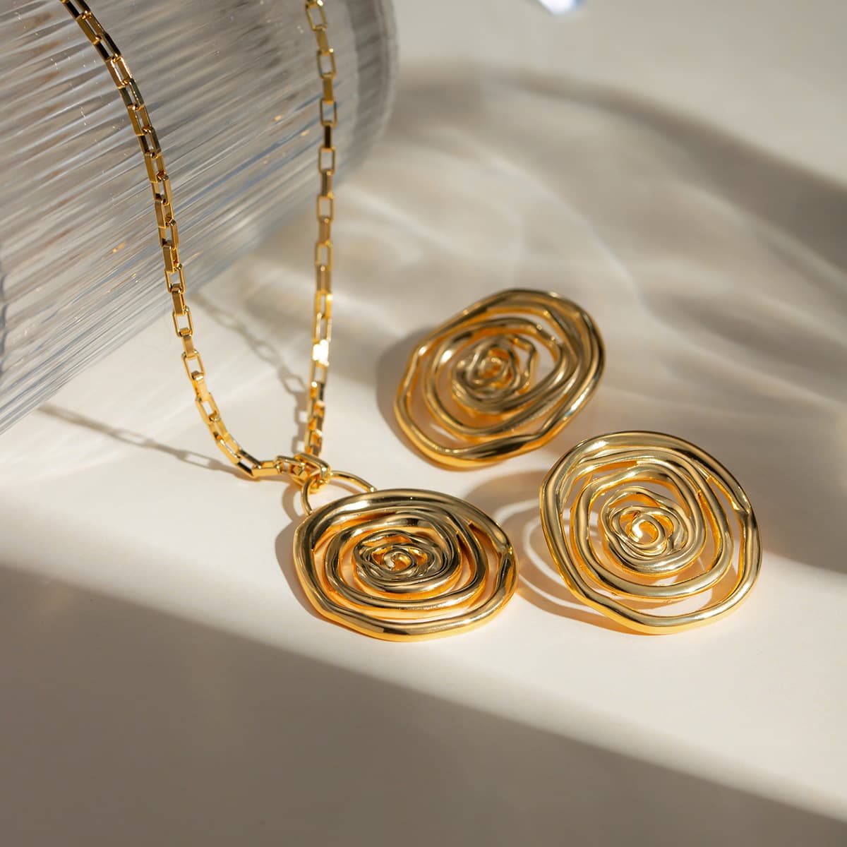 Pendientes aro acero inoxidable dorado hilo 18k