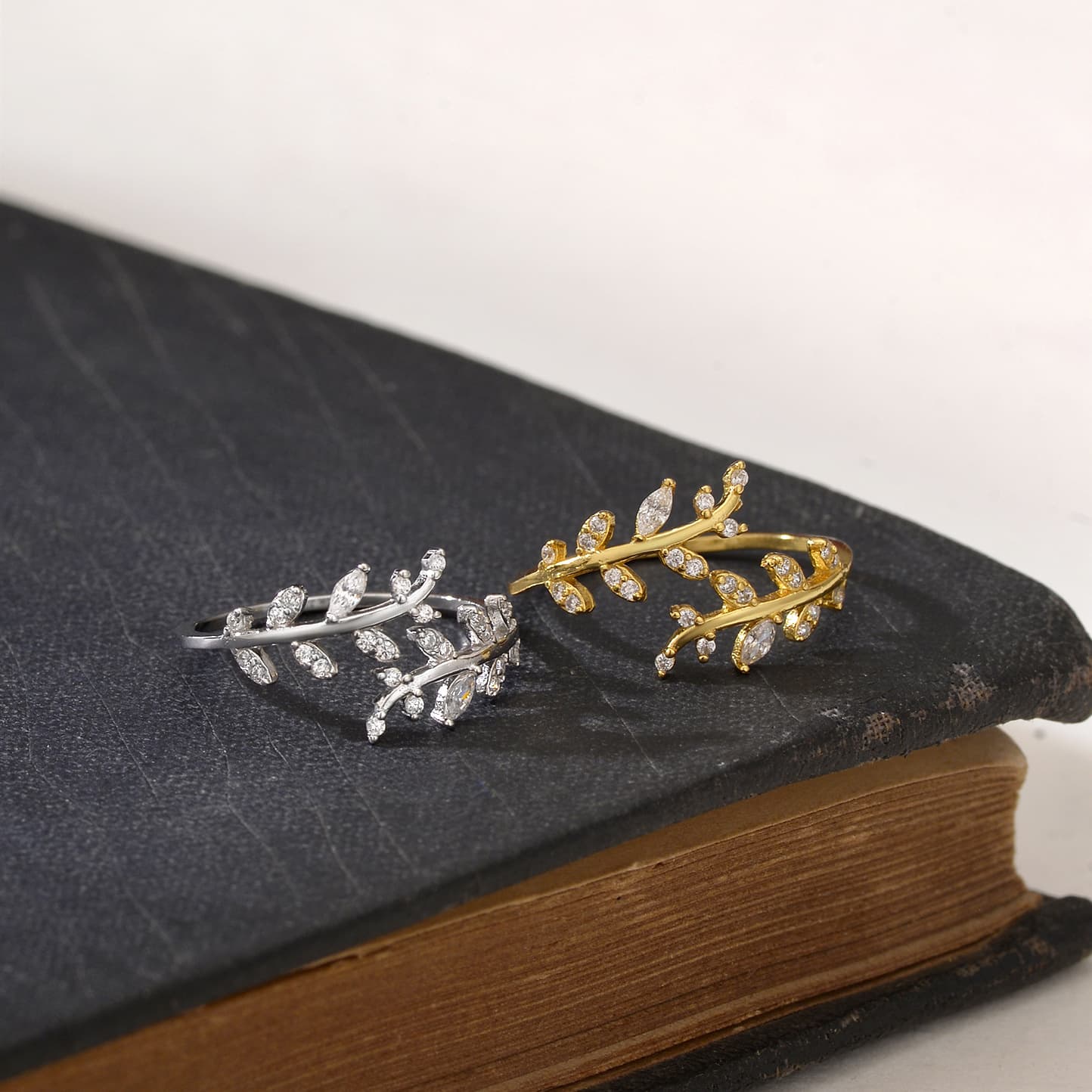 anillo abierto hoja y trigo plata 925 minimalista