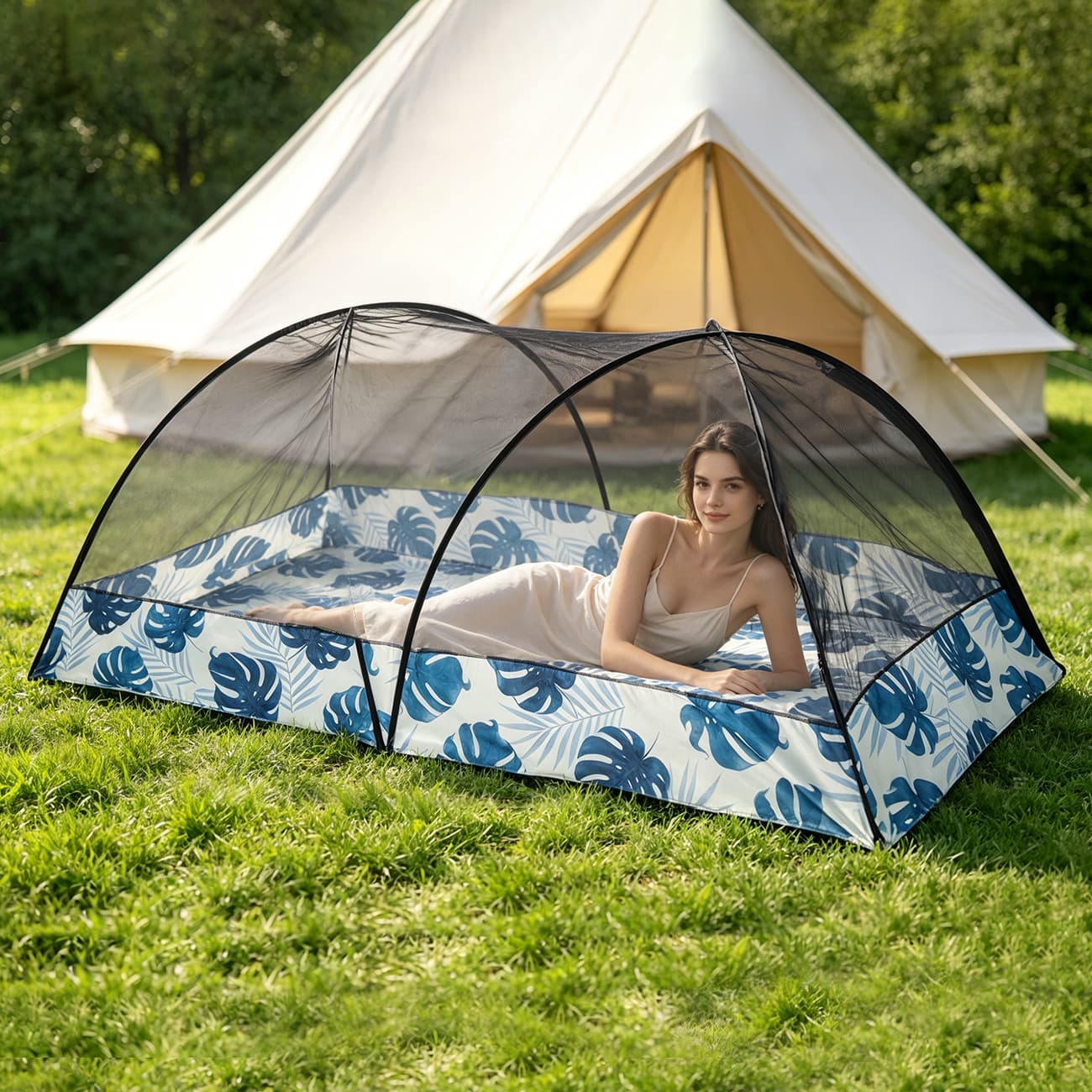 Tienda mosquitero portátil plegable con diseño tropical