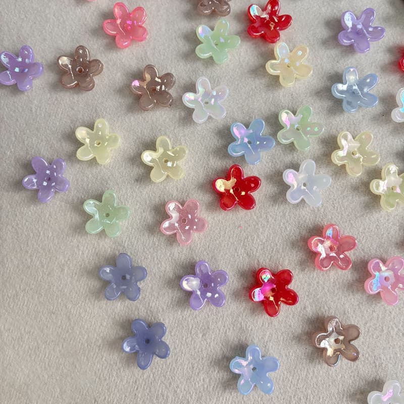 Cuentas de flor con acabado iridiscente para joyería