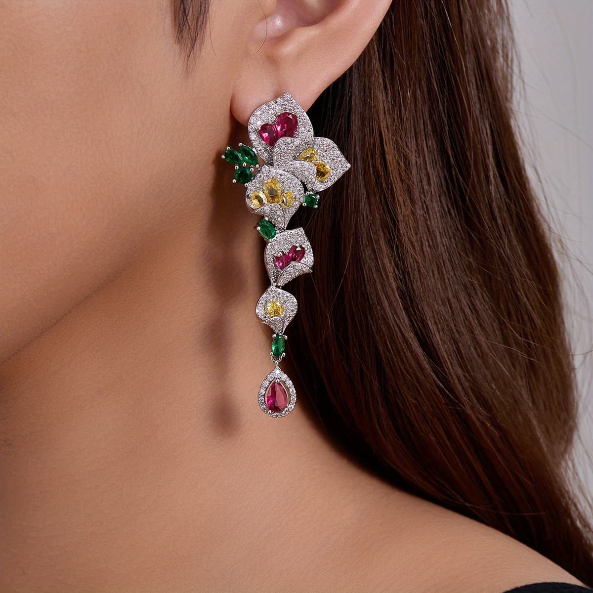 Pendientes largos de flores con circonita cúbica para mujer