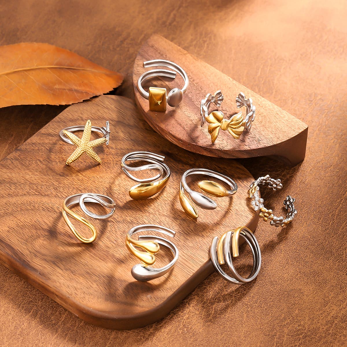 Anillo asimétrico bicolor con diseño de estrella marina