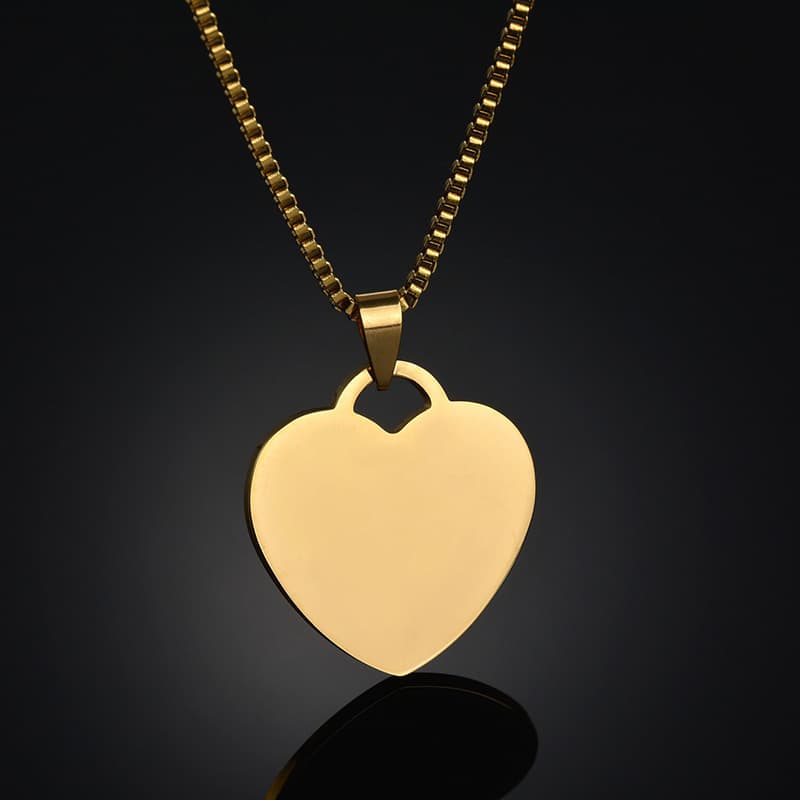 Collar unisex de acero inoxidable con colgante de corazón