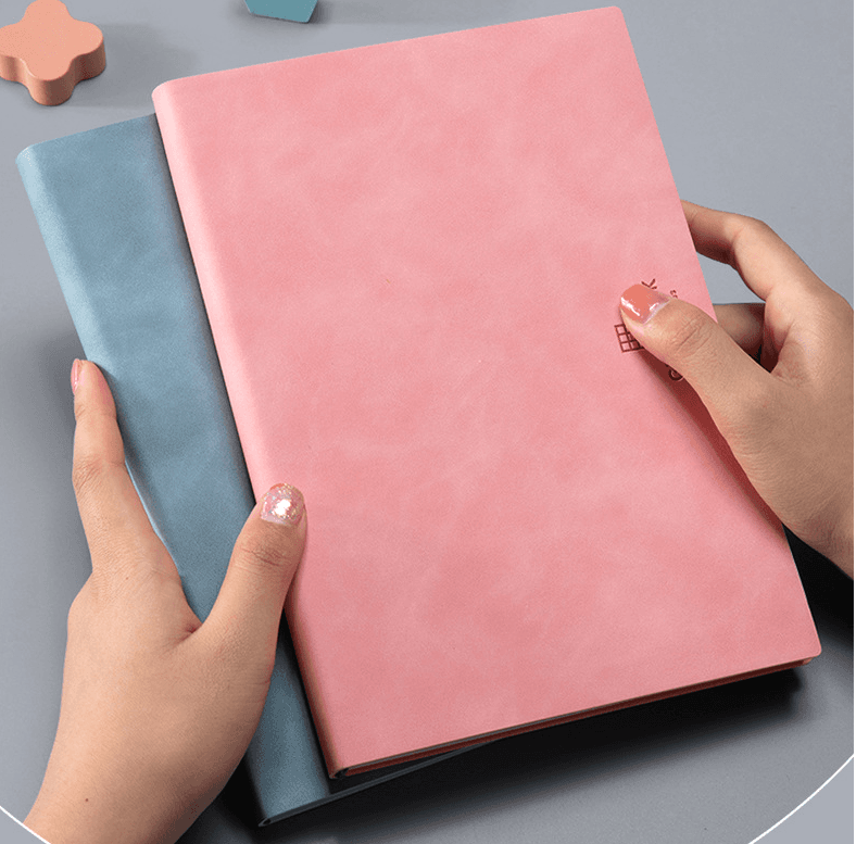 Cuaderno de cuadrículas con diseño simple