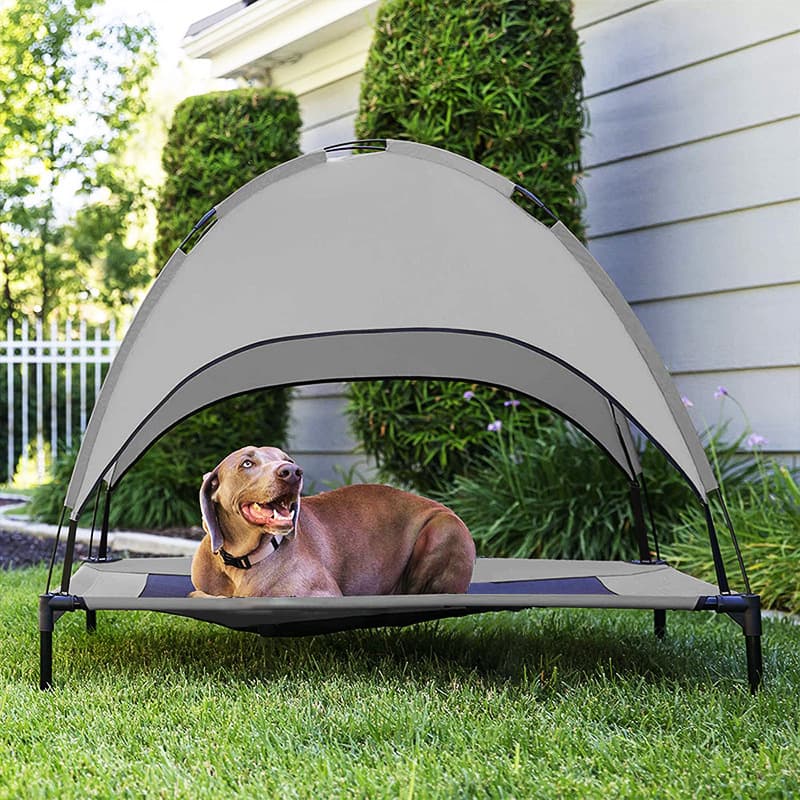 Cama de loft para mascotas con techo protector y sombra