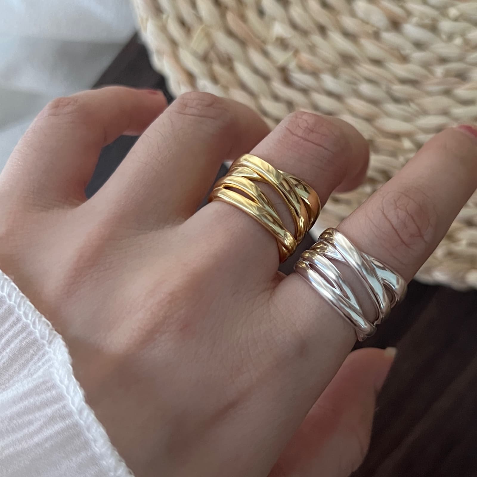Anillo de plata esterlina 925 con diseño irregular de capas múltiples