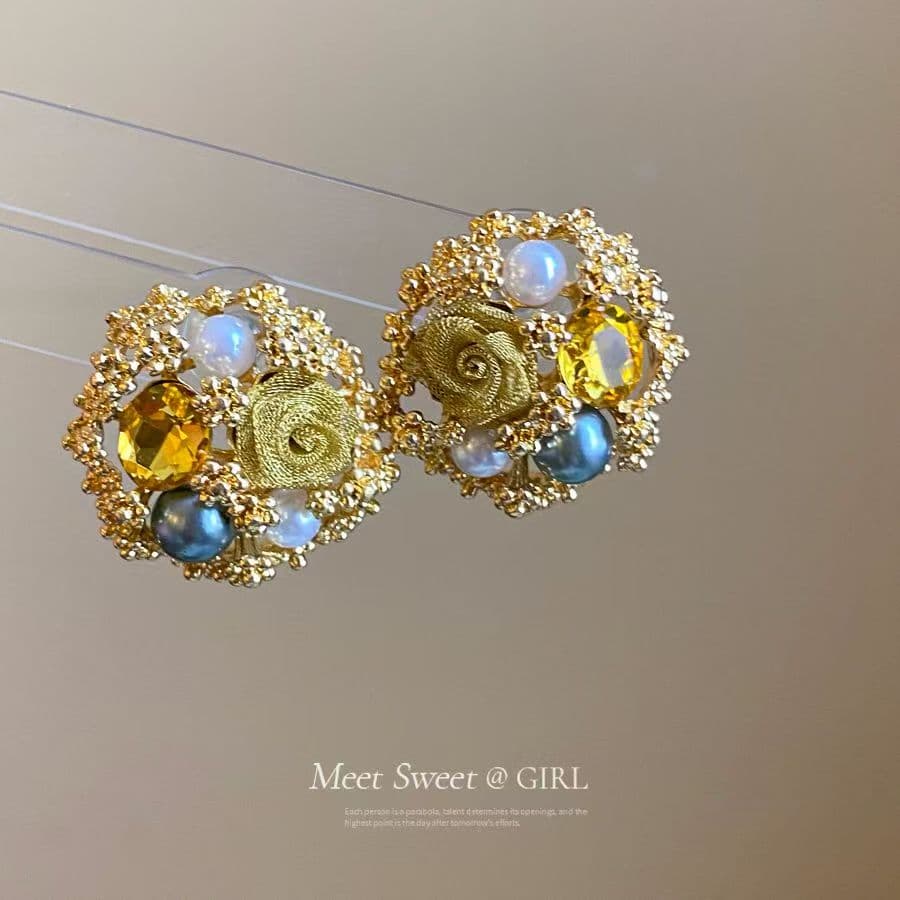 Aretes con postes de plata estilo corte real