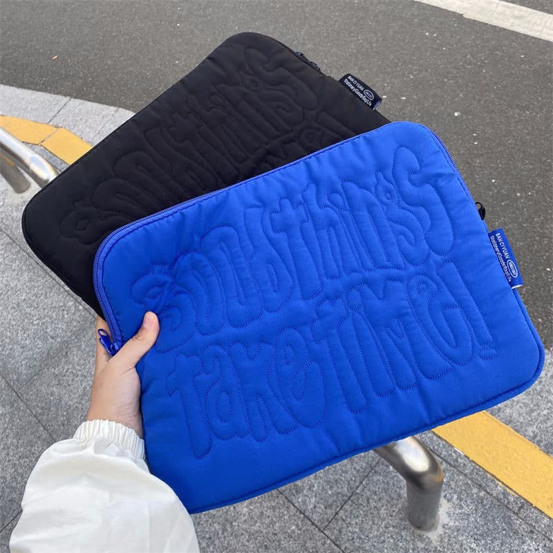Funda bordada para laptop y tablet con aislamiento