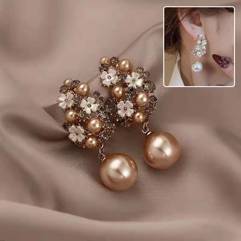 Aretes elegantes de flores y perlas con cristales