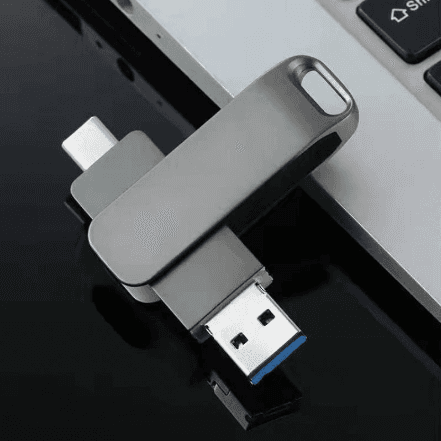 Memoria USB dual con interfaz Type-C y cuerpo giratorio metal