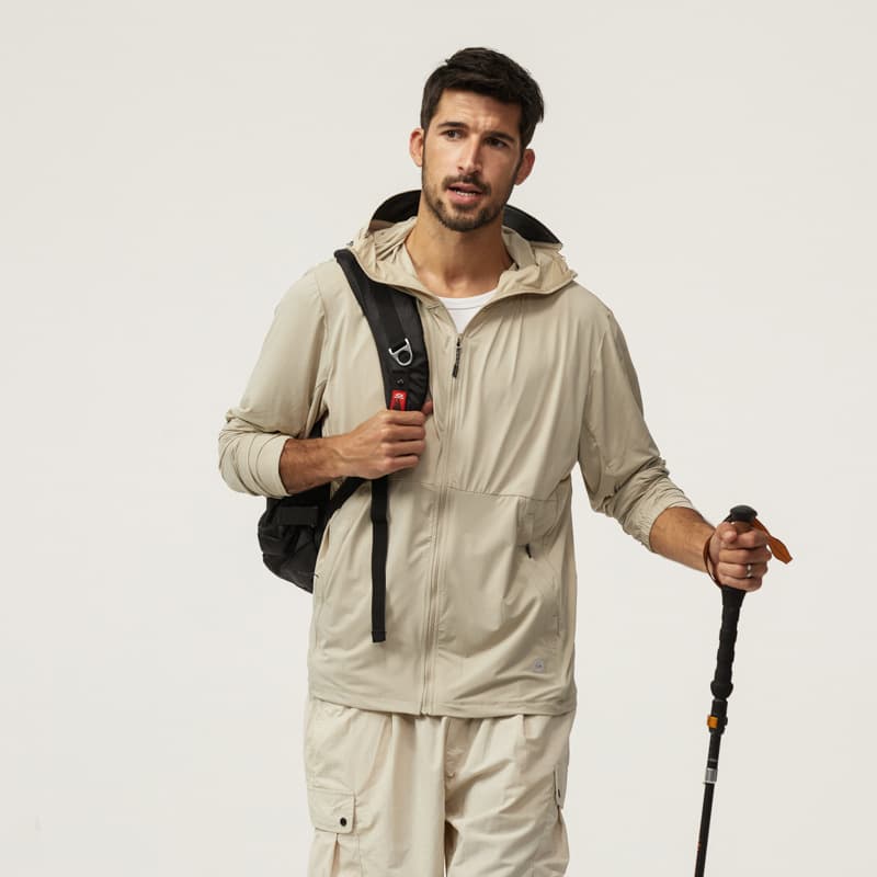 Chaqueta protección solar mangas largas con capucha