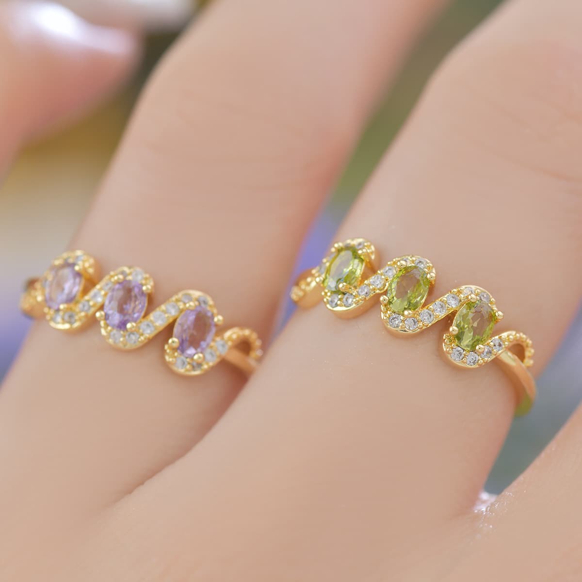Anillo de zirconio púrpura con apertura ajustable