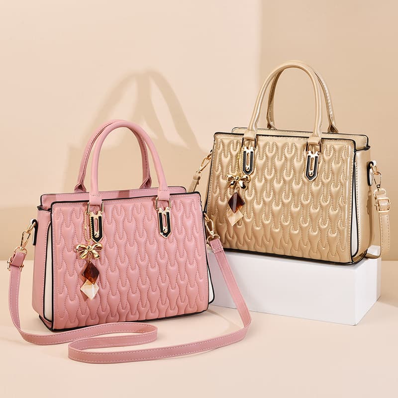 Bolsa de hombro con gran capacidad y diseño simple