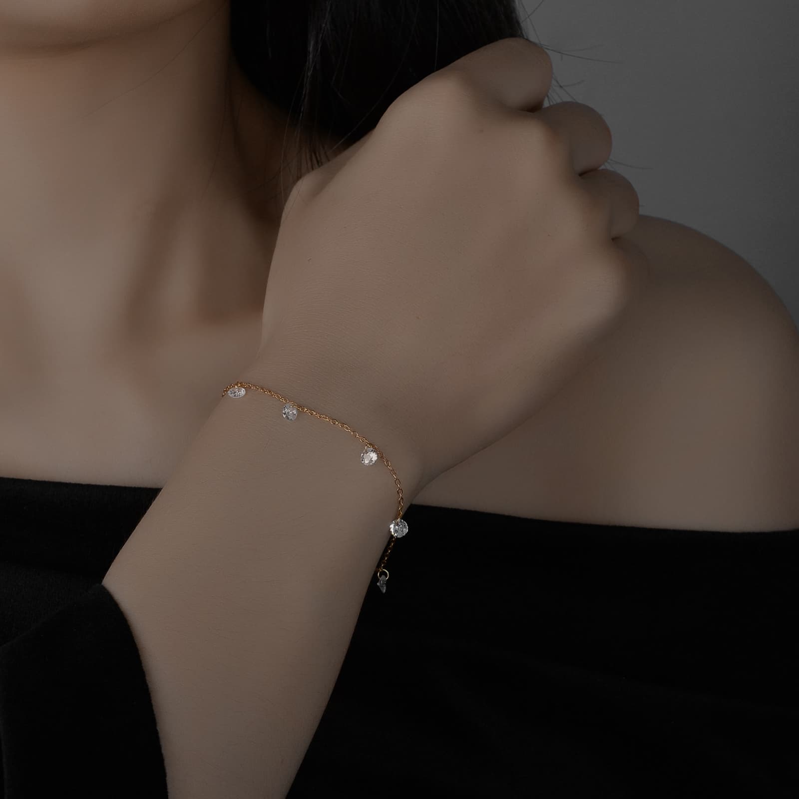 Pulsera de plata esterlina con circón y destello